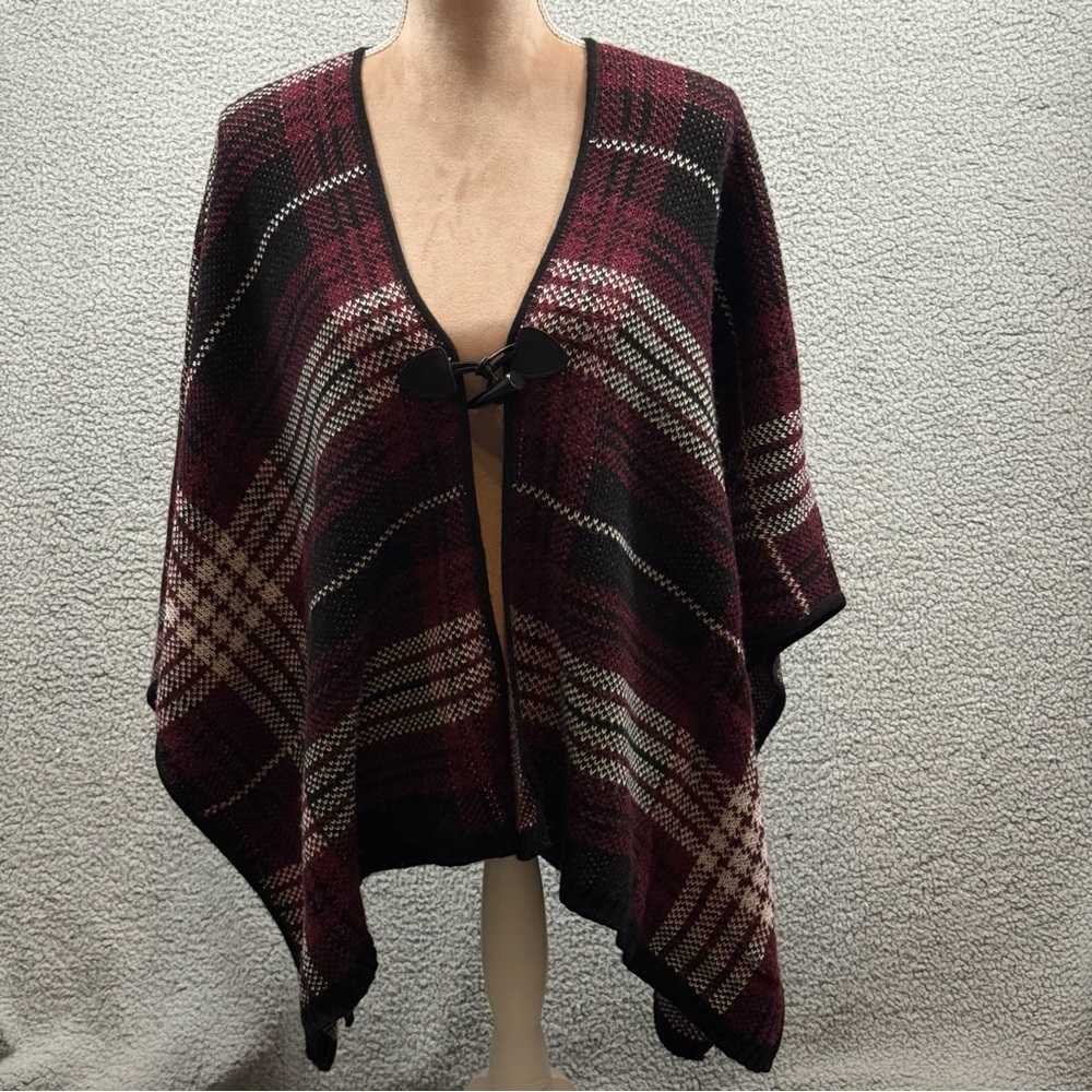 Nina Leonard Womens L Cape Sweater Pancho Red Black Plaid Front Closure USA Made